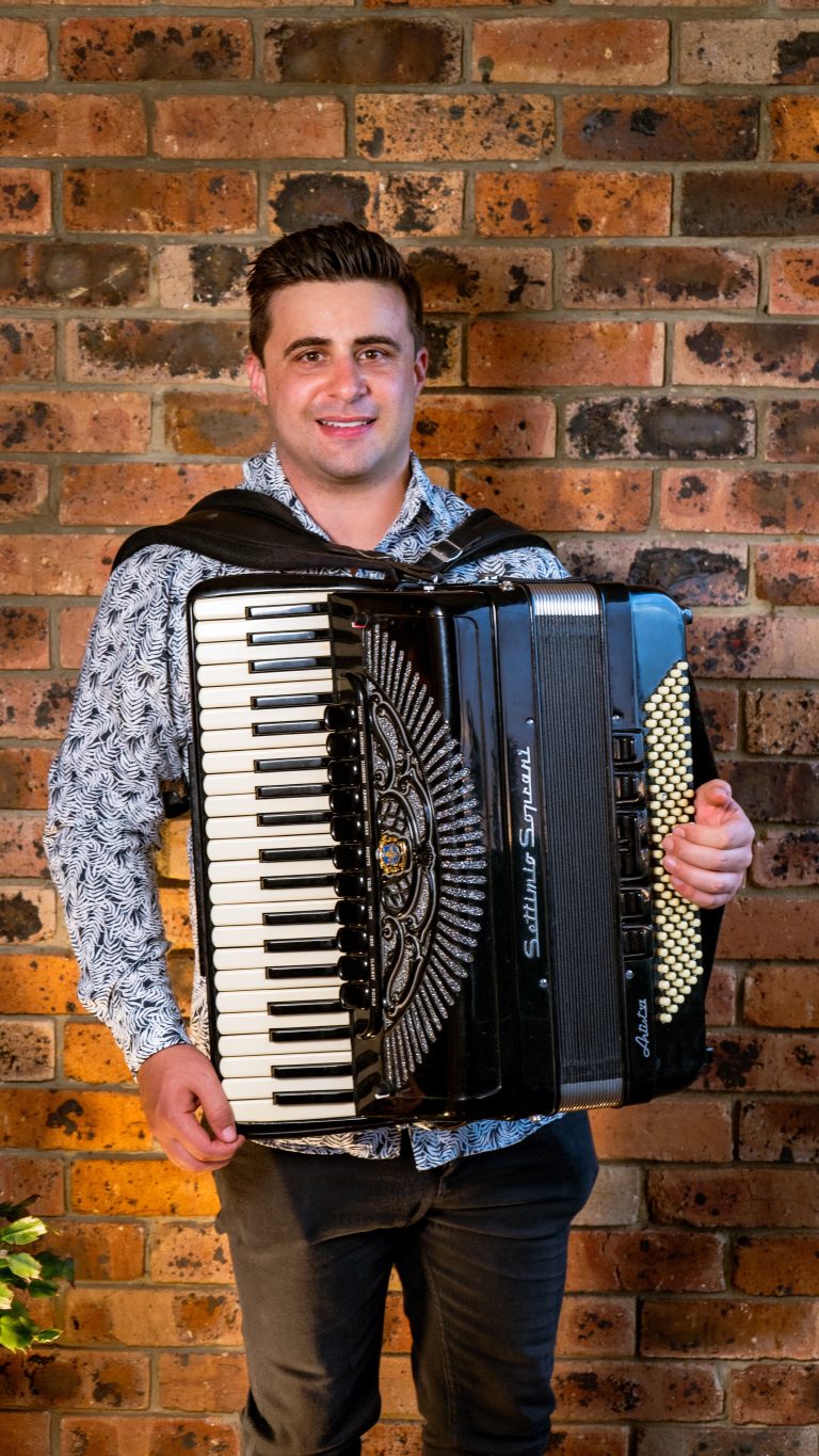 Italian Accordion player in Sydney Weddings and Parties Sydney NSW
